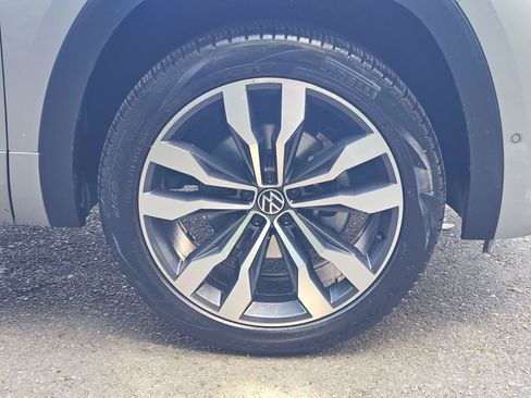 Used 2022 Volkswagen Atlas Cross Sport SEL Premium R-Line AWD/4WD image 9
