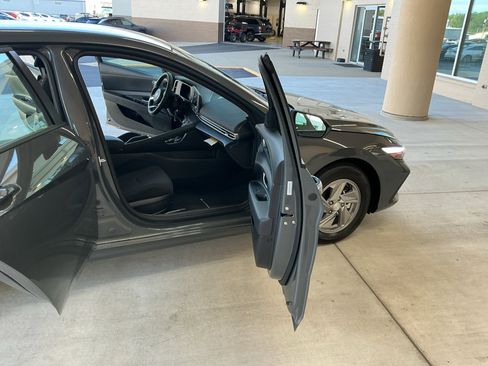 New 2026 Hyundai Elantra SE FWD image 13