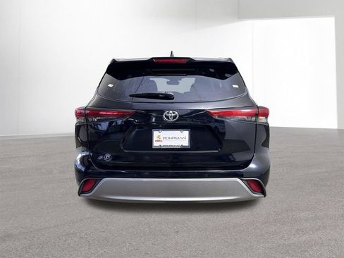 Used 2023 Toyota Highlander Platinum AWD/4WD image 34