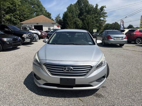 Used 2017 Hyundai Sonata SE FWD image 3
