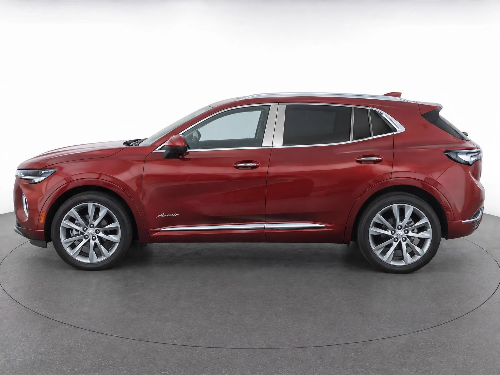 Certified 2022 Buick Envision Avenir w/ Technology Package II FWD image 2