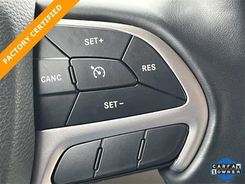 Certified 2022 Jeep Grand Cherokee Laredo E image 31