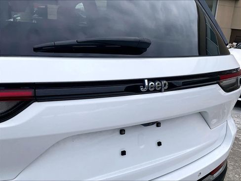 Used 2023 Jeep Grand Cherokee 4WD 4xe image 29