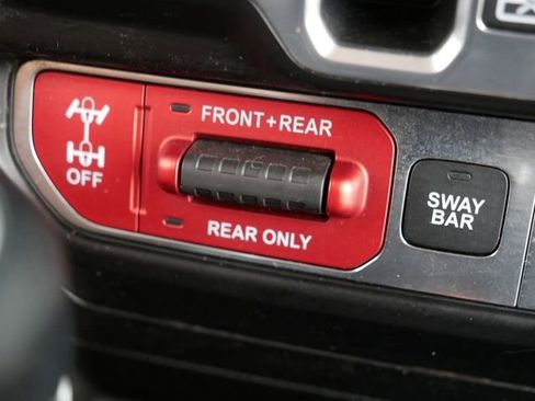 Used 2018 Jeep Wrangler Unlimited Rubicon AWD/4WD image 31
