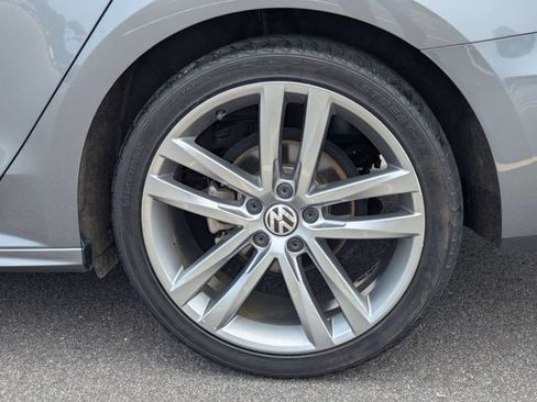 Used 2018 Volkswagen Passat 2.0T R-Line FWD image 11