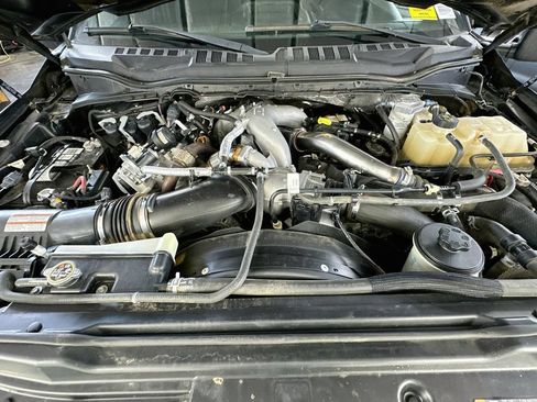 Used 2022 Ford F350 Lariat w/ Lariat Ultimate Package AWD/4WD image 32