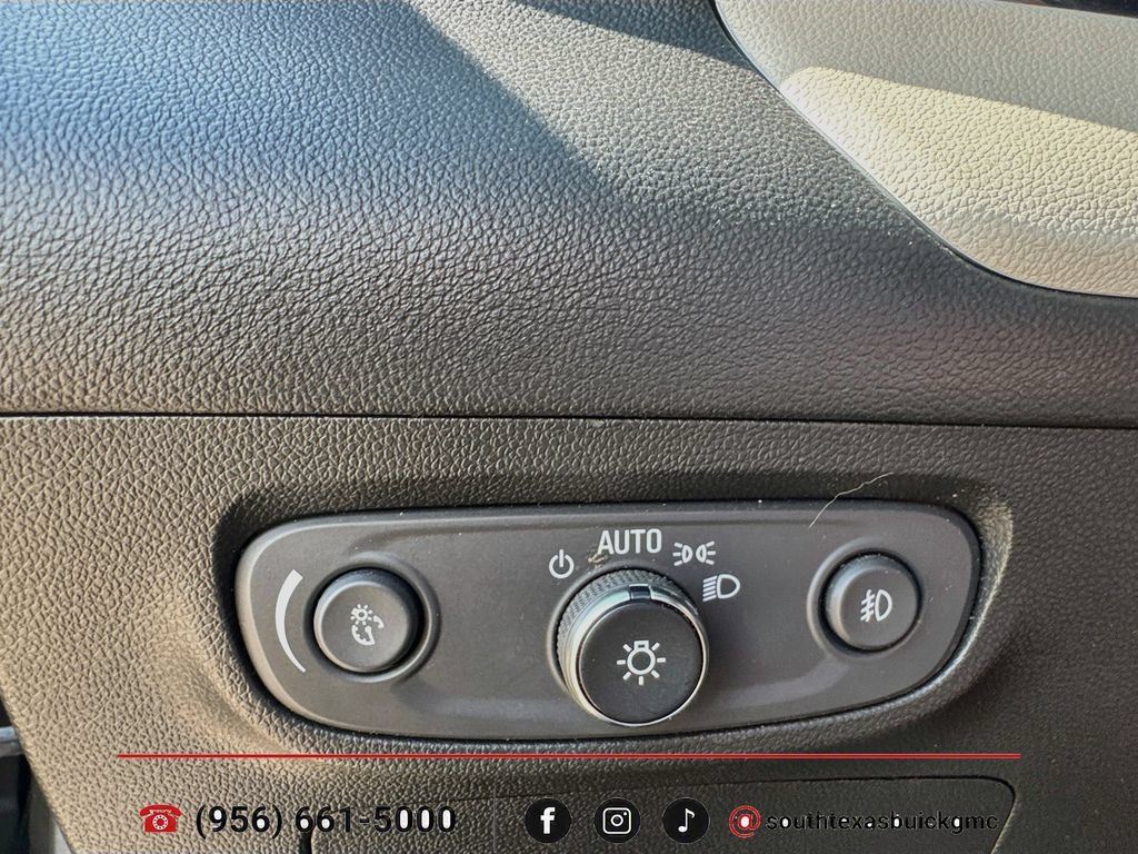 Used 2023 Buick Encore GX Essence w/ Experience Buick Package FWD image 21