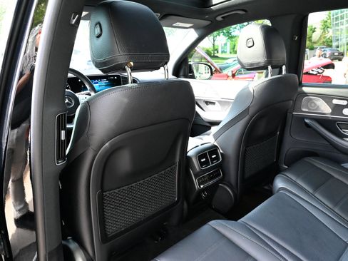 Used 2021 Mercedes-Benz GLS 580 4MATIC image 37