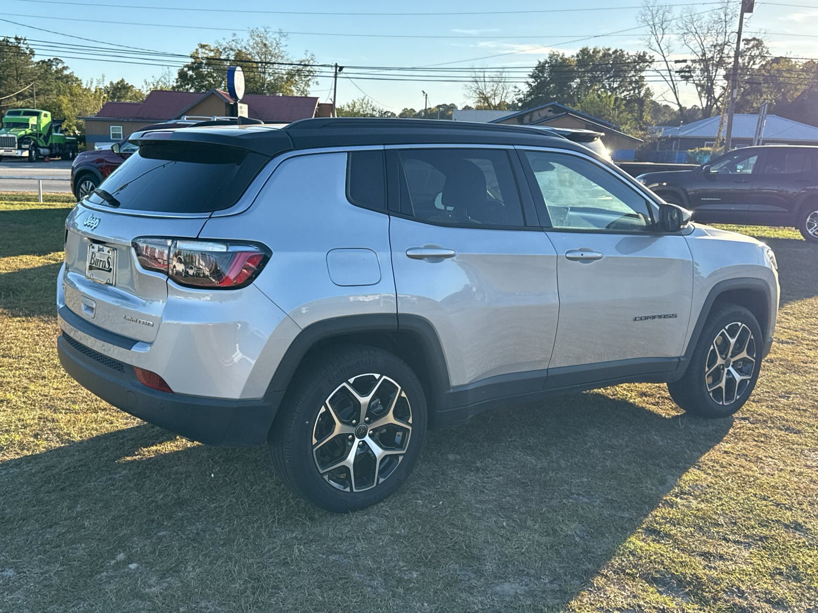 Used 2025 Jeep Compass Limited AWD/4WD image 7