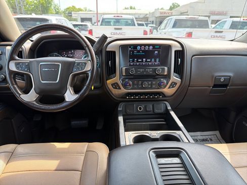 Used 2018 GMC Sierra 1500 Denali w/ Denali Ultimate Package AWD/4WD image 8