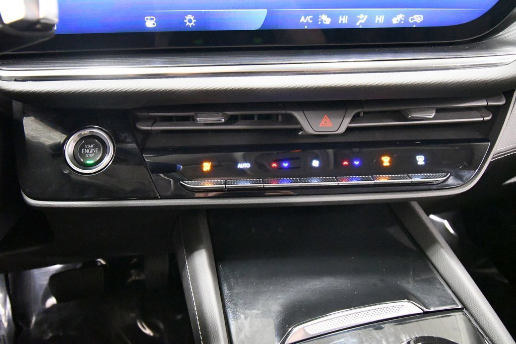 Used 2024 Buick Envision Preferred AWD/4WD image 26