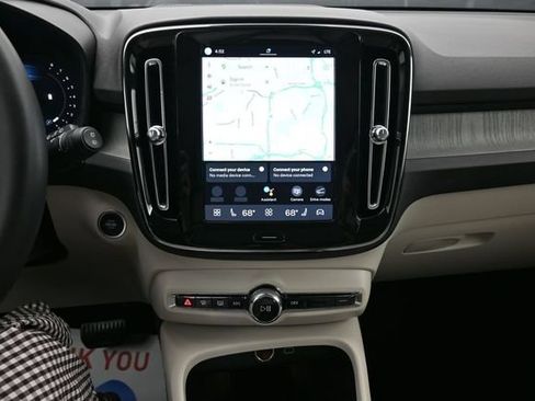 Used 2024 Volvo XC40 B5 Plus w/ Protection Package Premier AWD/4WD image 13