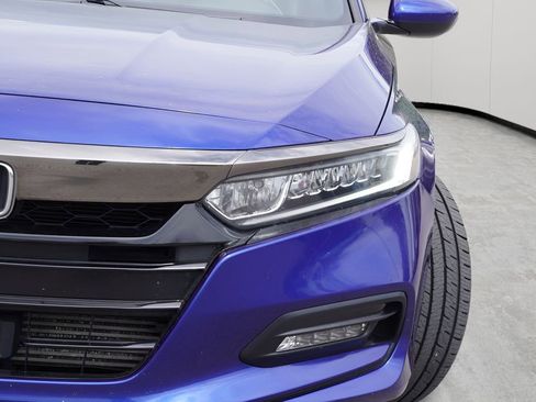 Used 2019 Honda Accord Sport image 4