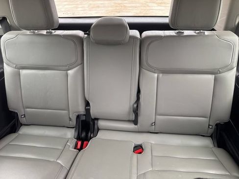 Used 2025 Ford Expedition Active AWD/4WD image 27