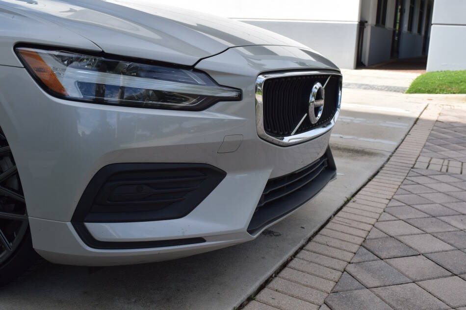 Used 2019 Volvo S60 T5 Momentum w/ Multimedia Package FWD image 16