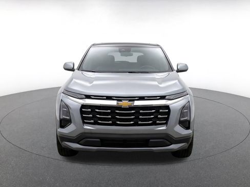 Used 2025 Chevrolet Equinox LT FWD image 2