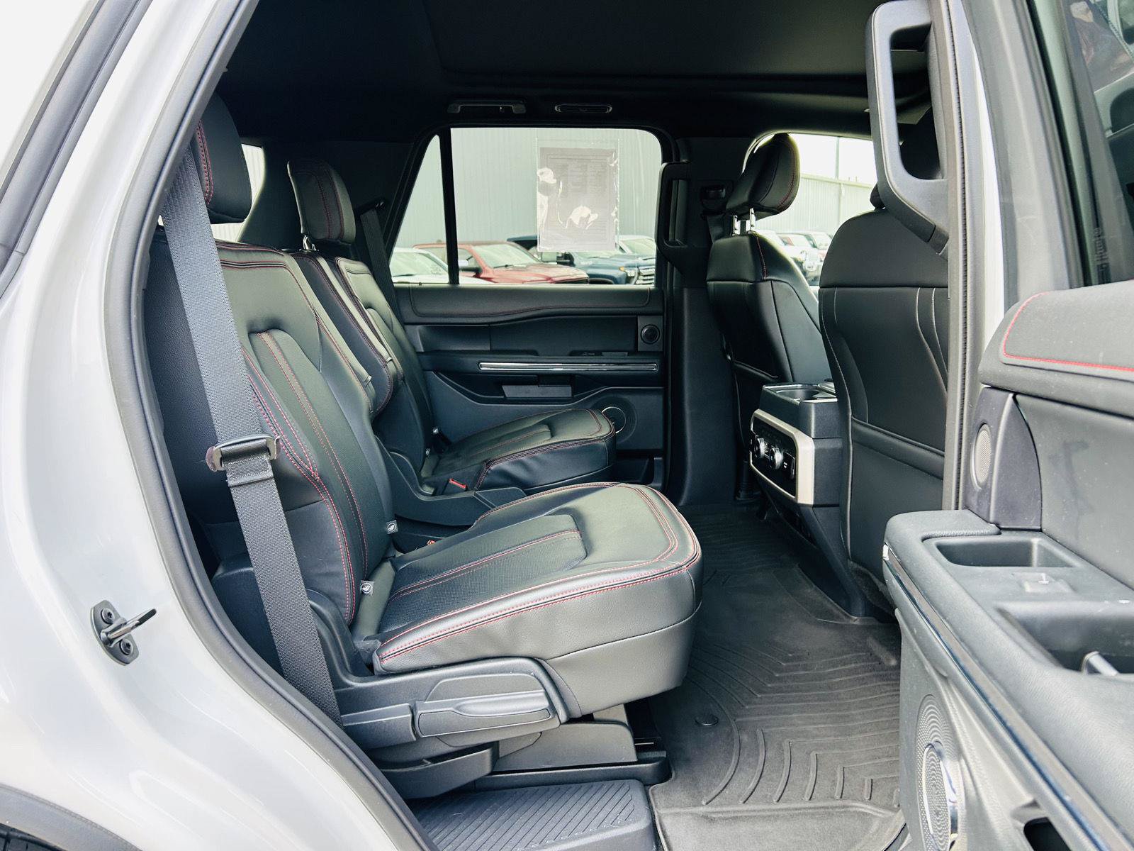 Used 2023 Ford Expedition Limited AWD/4WD image 39