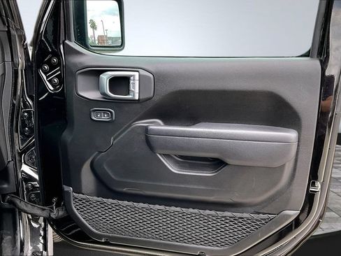 Used 2025 Jeep Gladiator Sport AWD/4WD image 15
