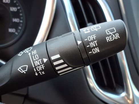 Used 2019 Chevrolet Equinox LT FWD image 28