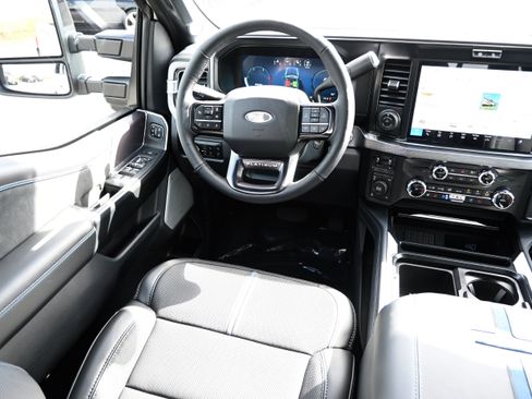 New 2026 Ford F250 Platinum AWD/4WD image 32