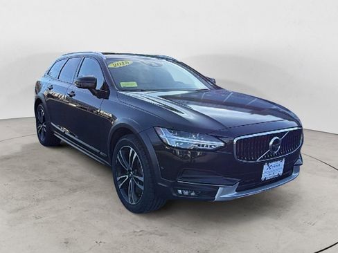 Used 2018 Volvo V90 T5 Cross Country w/ Convenience Package image 1