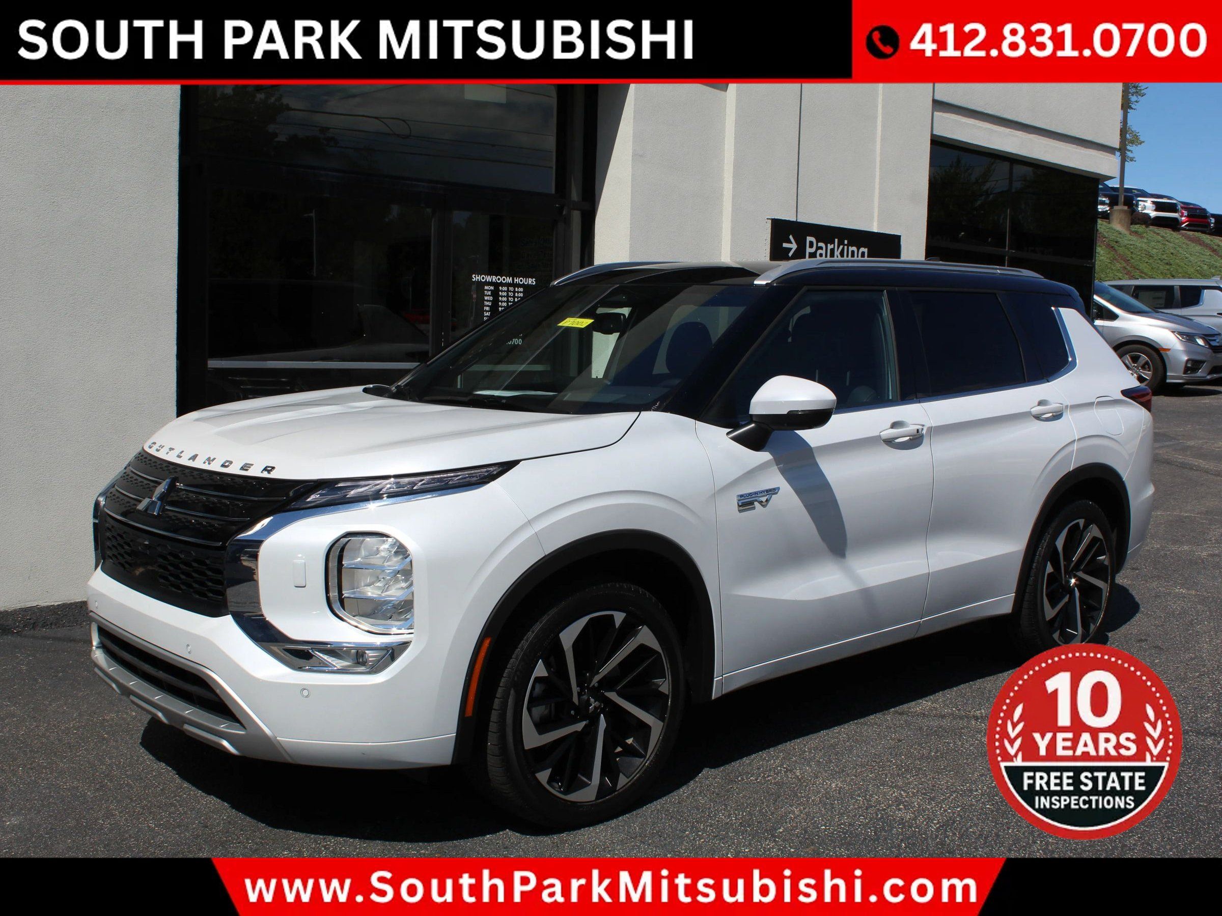 Used 2025 Mitsubishi Outlander 4WD Plug-In Hybrid image 2