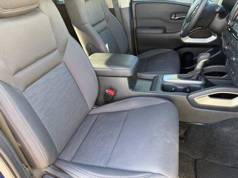 Used 2022 Nissan Frontier SV image 11