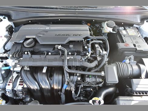 New 2026 Hyundai Elantra SE FWD image 8