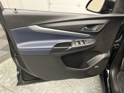 Used 2023 Chevrolet Bolt EUV Premier w/ Sun & Sound Package image 7
