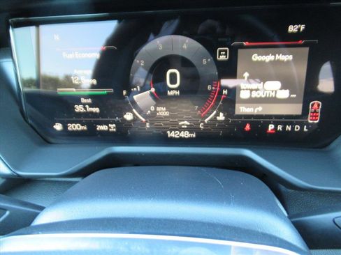 Used 2025 GMC Acadia Elevation image 32