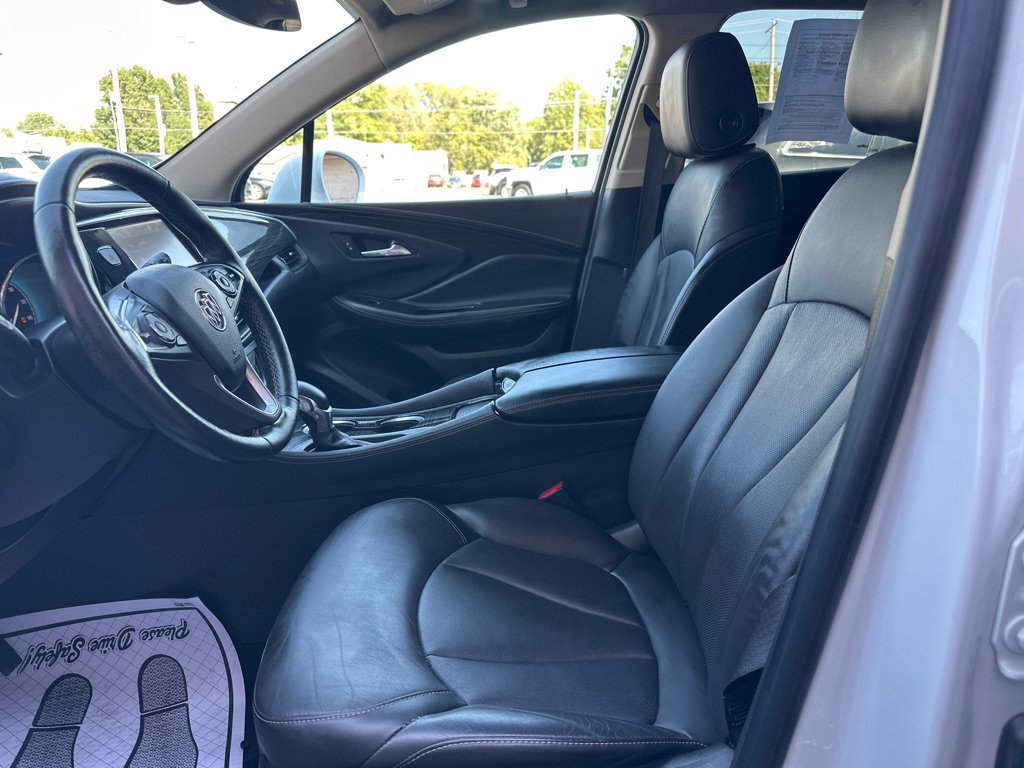 Used 2018 Buick Envision Essence FWD image 2