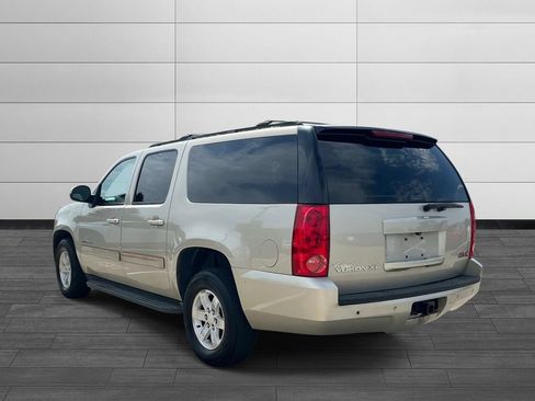 Used 2014 GMC Yukon XL SLT RWD image 3
