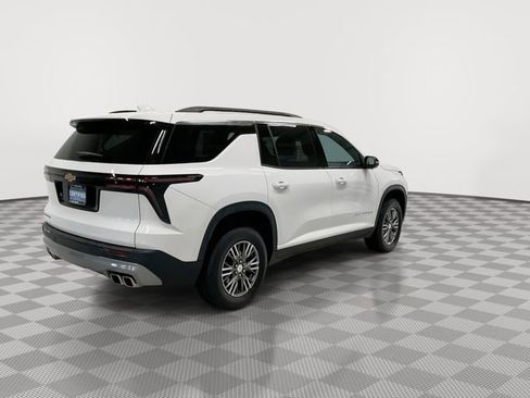 Certified 2025 Chevrolet Traverse LT image 11