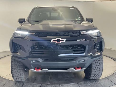 Used 2023 Chevrolet Colorado ZR2 w/ ZR2 Convenience Package III AWD/4WD image 8