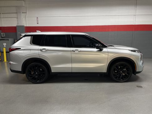 Used 2022 Mitsubishi Outlander SEL Black Edition image 37