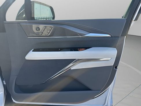 New 2026 Cadillac Escalade IQ Luxury 1 w/ LPO, Floor Liner Package AWD/4WD image 12