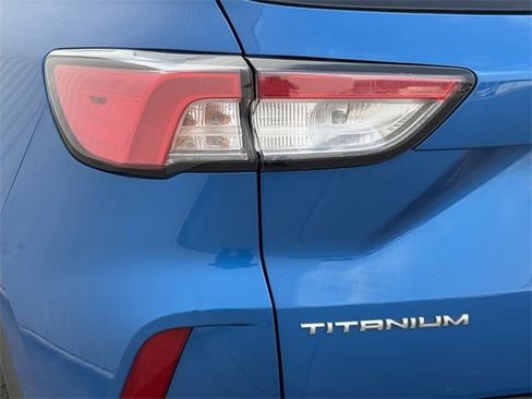 Used 2020 Ford Escape Titanium image 6