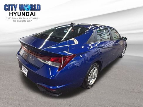 Used 2023 Hyundai Elantra SE image 5