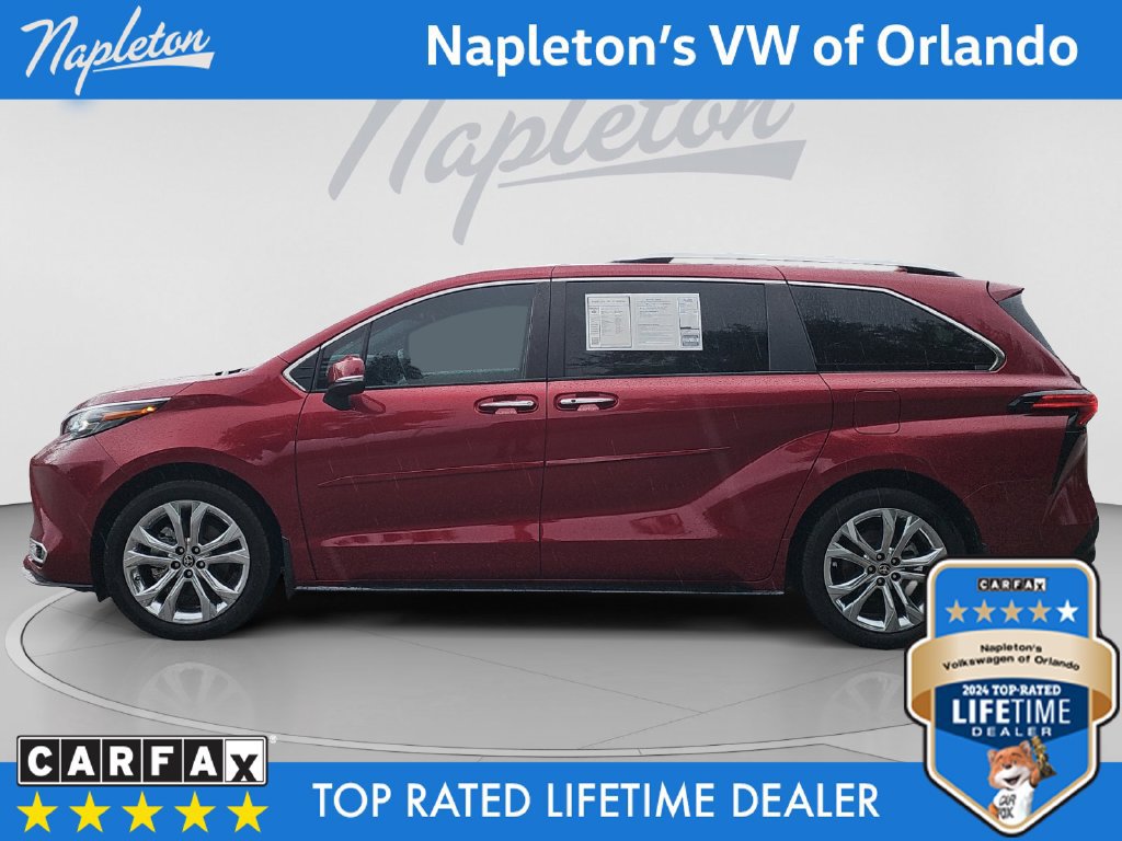 Used 2024 Toyota Sienna Platinum FWD image 2