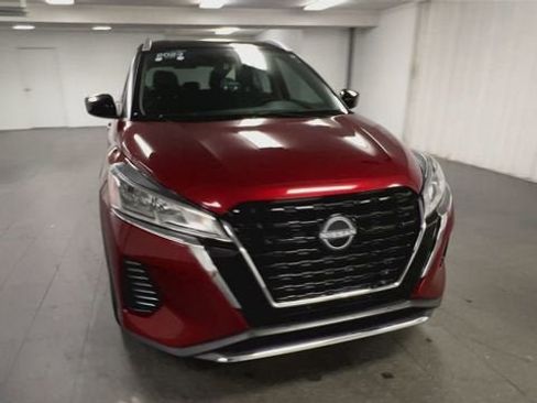Used 2023 Nissan Kicks SV FWD image 3
