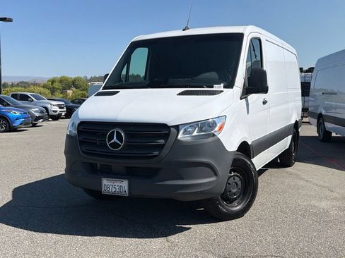 Used 2025 Mercedes-Benz Sprinter 2500 image 2