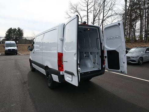 Used 2025 Mercedes-Benz Sprinter 2500 image 28
