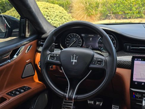 Used 2023 Maserati Quattroporte Trofeo RWD image 36
