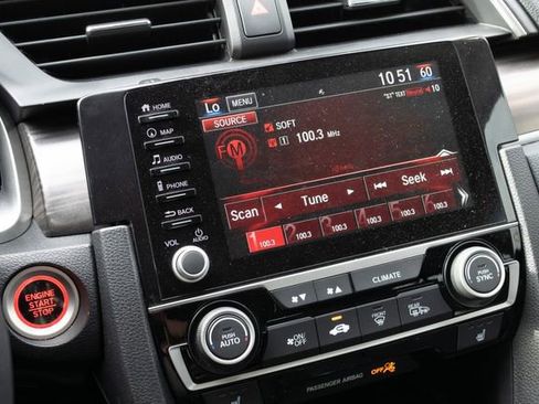 Used 2019 Honda Civic Touring image 30