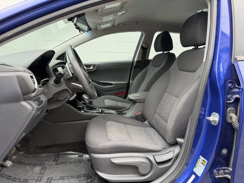 Used 2019 Hyundai Ioniq Plug-In Hybrid FWD image 5
