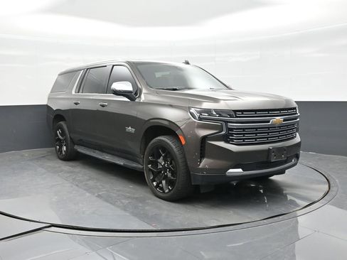 Used 2021 Chevrolet Suburban Premier w/ Premium Package image 12
