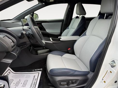 Used 2023 Subaru Solterra AWD image 10