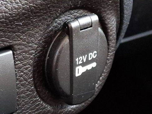 Used 2018 Jeep Wrangler Unlimited Rubicon w/ Connectivity Group AWD/4WD image 22