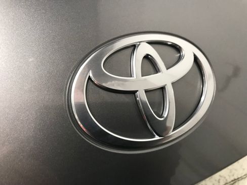 Used 2025 Toyota Camry XSE FWD image 28
