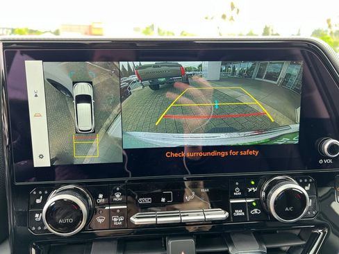New 2026 Toyota Highlander Platinum AWD/4WD image 15